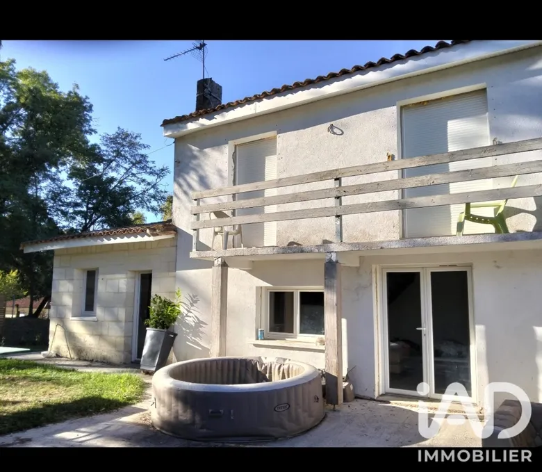Maison 4 pièces 96 m² · à Villegouge · 96 m² · 210 000 €