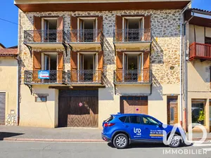 Building in Aubin (12110)