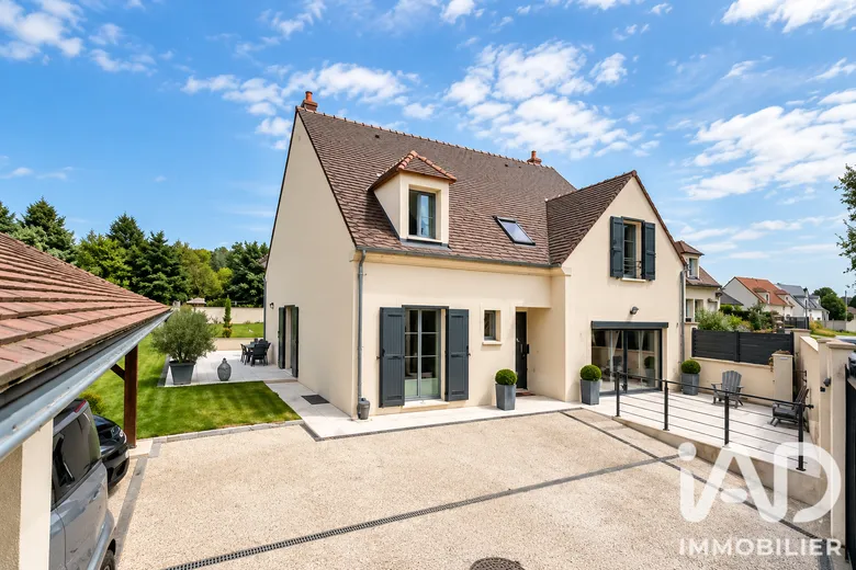 Maison 8 pièces 175 m² · à Montgé-en-Goële · 175 m² · 490 000 €
