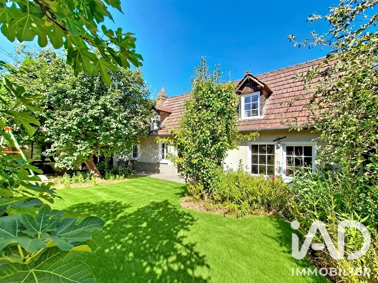 Maison 8 pièces 171 m² · à Pîtres · 171 m² · 249 000 €