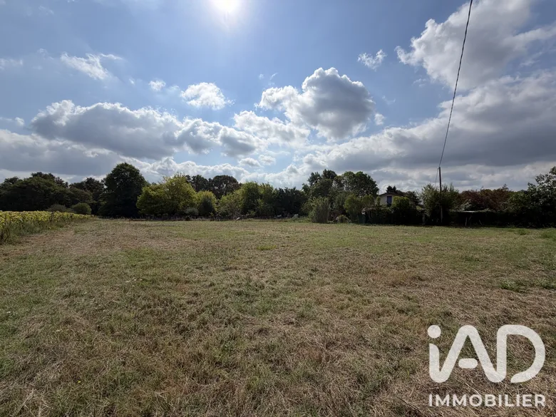 Terrain à bâtir à Saint-Sever (40500) · 65 000 €