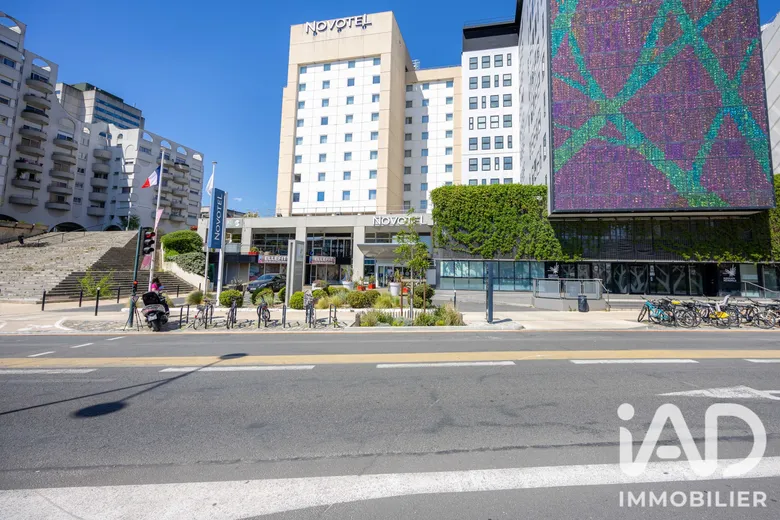 Murs commerciaux à Bordeaux (33000) · 372 m² · 749 000 €