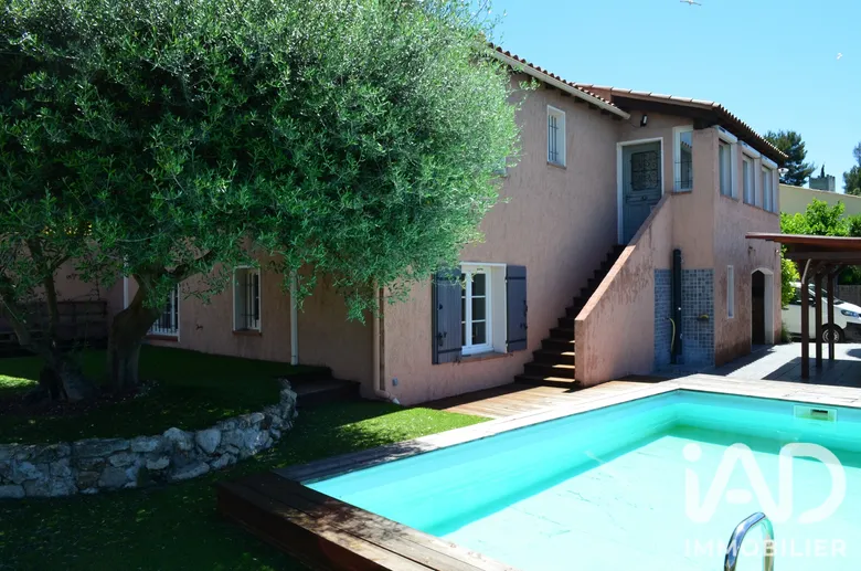 Maison 7 pièces 185 m² · à Ollioules · 185 m² · 599 000 €