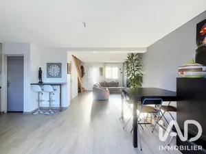 Maison traditionnelle à Coubron (93470)