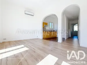 Apartment in Bandol (83150)