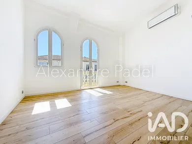 Apartment in Bandol (83150)