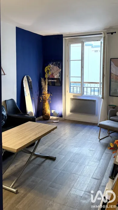 Apartment in Paris (75017)