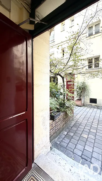 Apartment in Paris (75017)