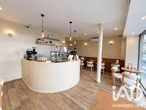 Tea room in Paris (75011)