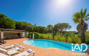 Maison à Roquebrune-sur-Argens (83520)