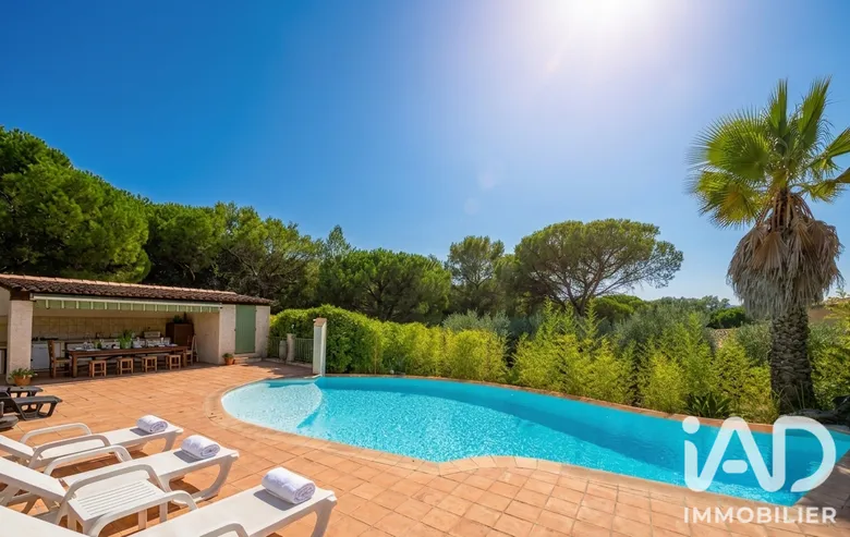 Maison 6 pièces 178 m² · à Roquebrune-sur-Argens · 178 m² · 750 000 €