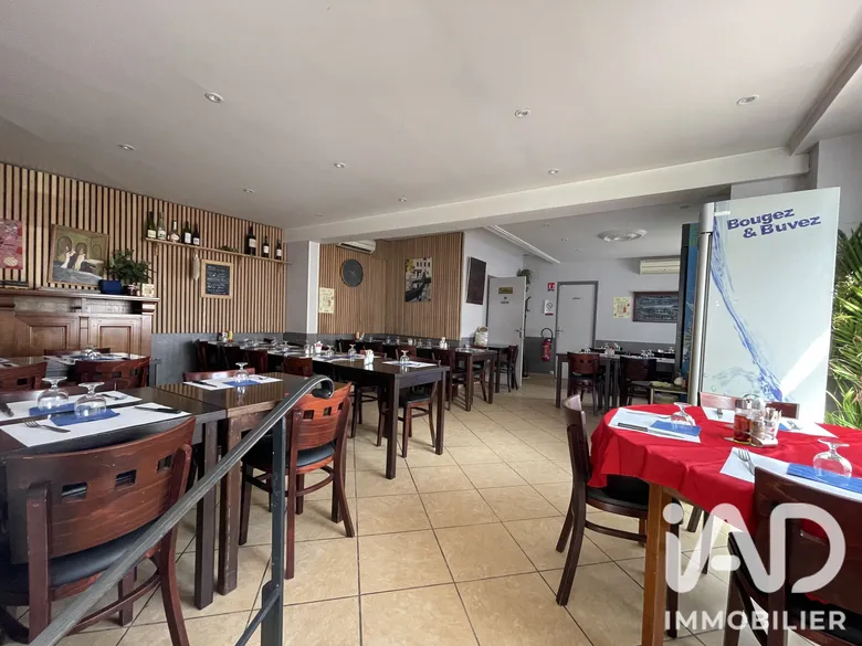 Hôtel à Limay (78520) · 242 m² · 160 000 €