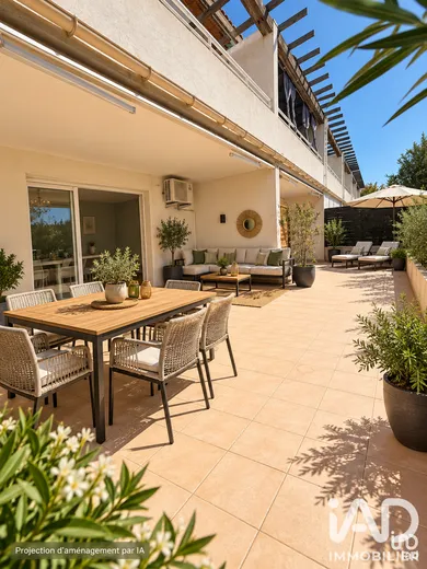 Apartment in Marignane (13700)