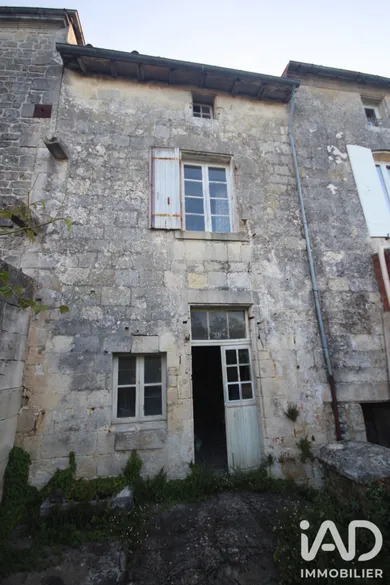 Maison de village à Saint-Savinien (17350)
