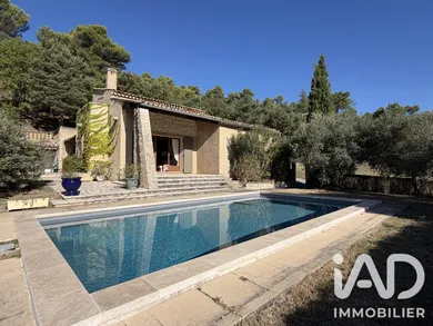 House in Villeneuve (04180)