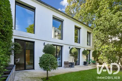 House in Garches (92380)