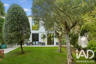 House in Garches (92380)