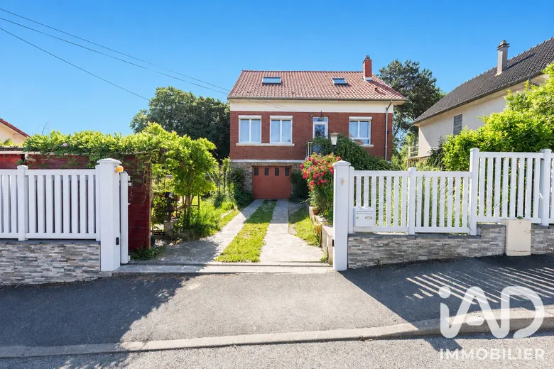 Maison 8 pièces 185 m² · à Ris-Orangis · 185 m² · 399 000 €