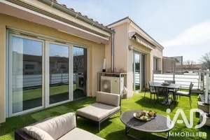 Apartment in Genas (69740)