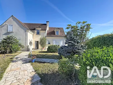 Traditional house in Bondoufle (91070)