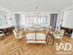Appartement à Paris (75007)