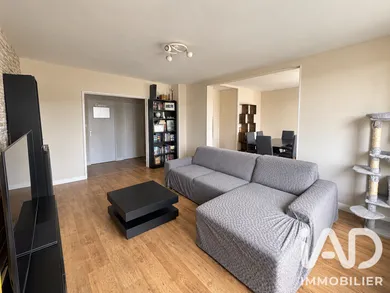 Appartement à Saint-Jean-de-la-Ruelle (45140)