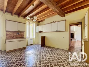 Village house in Sery (89270)