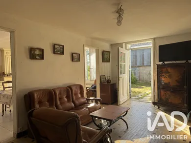 Maison de campagne à Val-de-Livenne (33860)