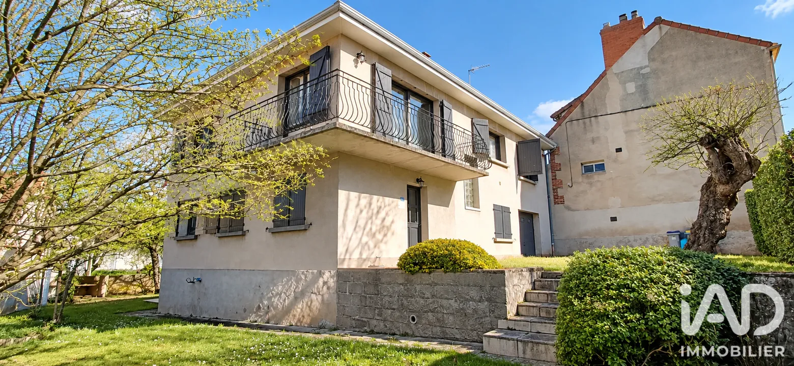 Vente maison à Estivareilles (03190) : maison traditionnelle 7 pièces 127 m² — 3