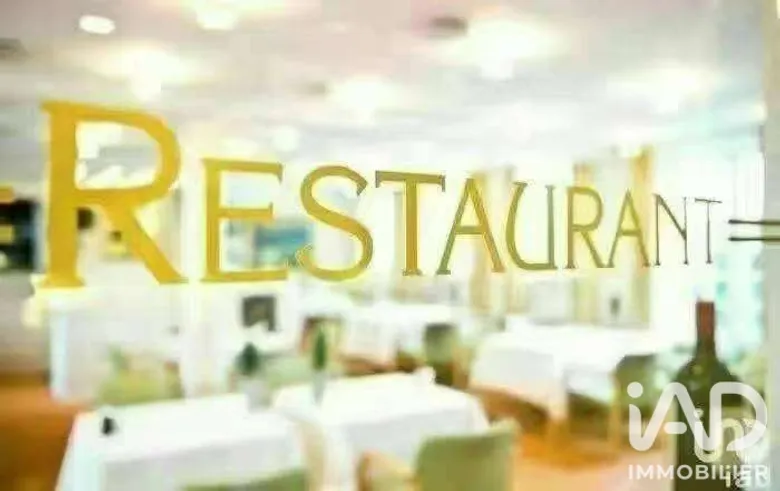 Restaurant à Villeneuve-la-Garenne (92390) · 231 m² · 284 000 €