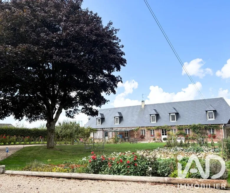 Maison 9 pièces 247 m² · à Saint-Maclou-de-Folleville · 247 m² · 449 000 €