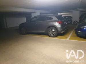 Parking à Paris (75015)