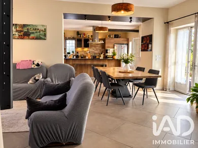 Townhouse in Le Pin (77181)