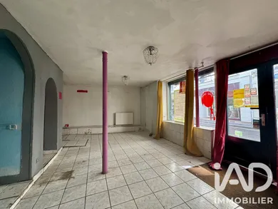Murs commerciaux à Fontainebleau (77300)