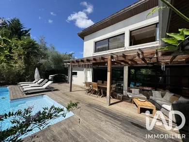 Architectural house in Eysines (33320)