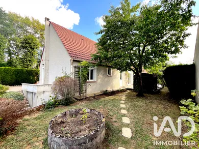 Maison traditionnelle à Villeneuve-Saint-Germain (02200)
