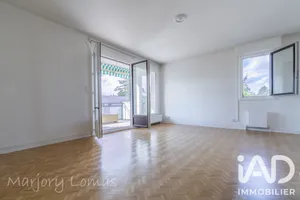 Apartment in Charbonnières-les-Bains (69260)