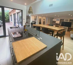 Apartment in Nîmes (30900)
