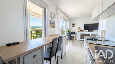 Appartement à Hyères (83400)