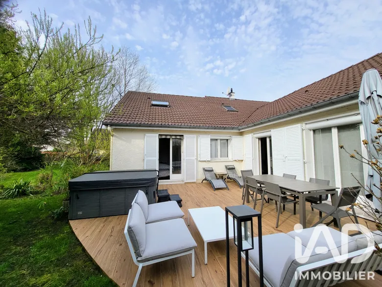 Maison 8 pièces 214 m² · à Ozoir-la-Ferrière · 214 m² · 569 000 €