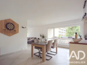 Apartment in Élancourt (78990)