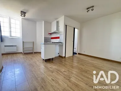Apartment in Bordeaux (33800)