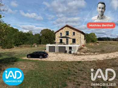 House in Usson-en-Forez (42550)