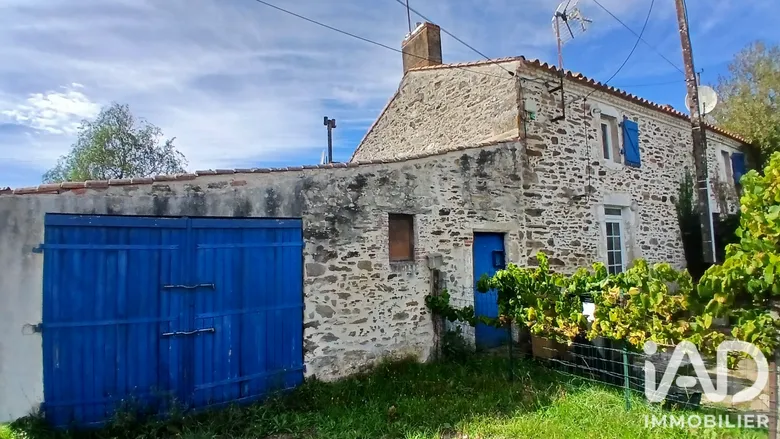 Maison 9 pièces 197 m² · à Sainte-Flaive-des-Loups · 197 m² · 180 000 €
