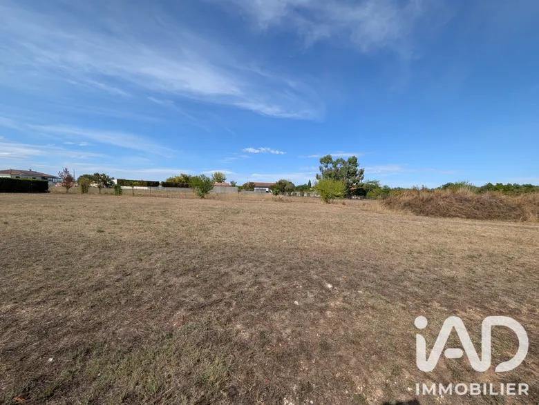 Terrain à bâtir à Mosnac (16120) · à Châteauneuf-sur-Charente · 33 600 €
