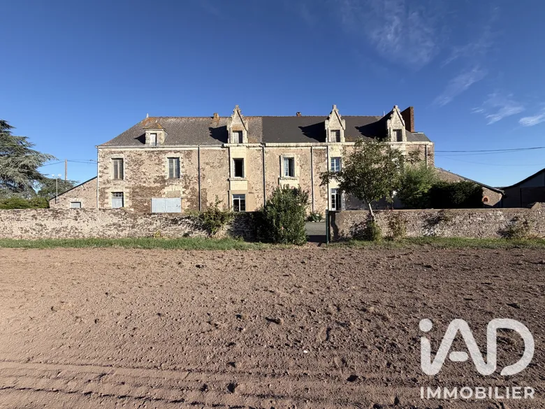 Maison 10 pièces 300 m² · à Vair-sur-Loire · 300 m² · 436 800 €