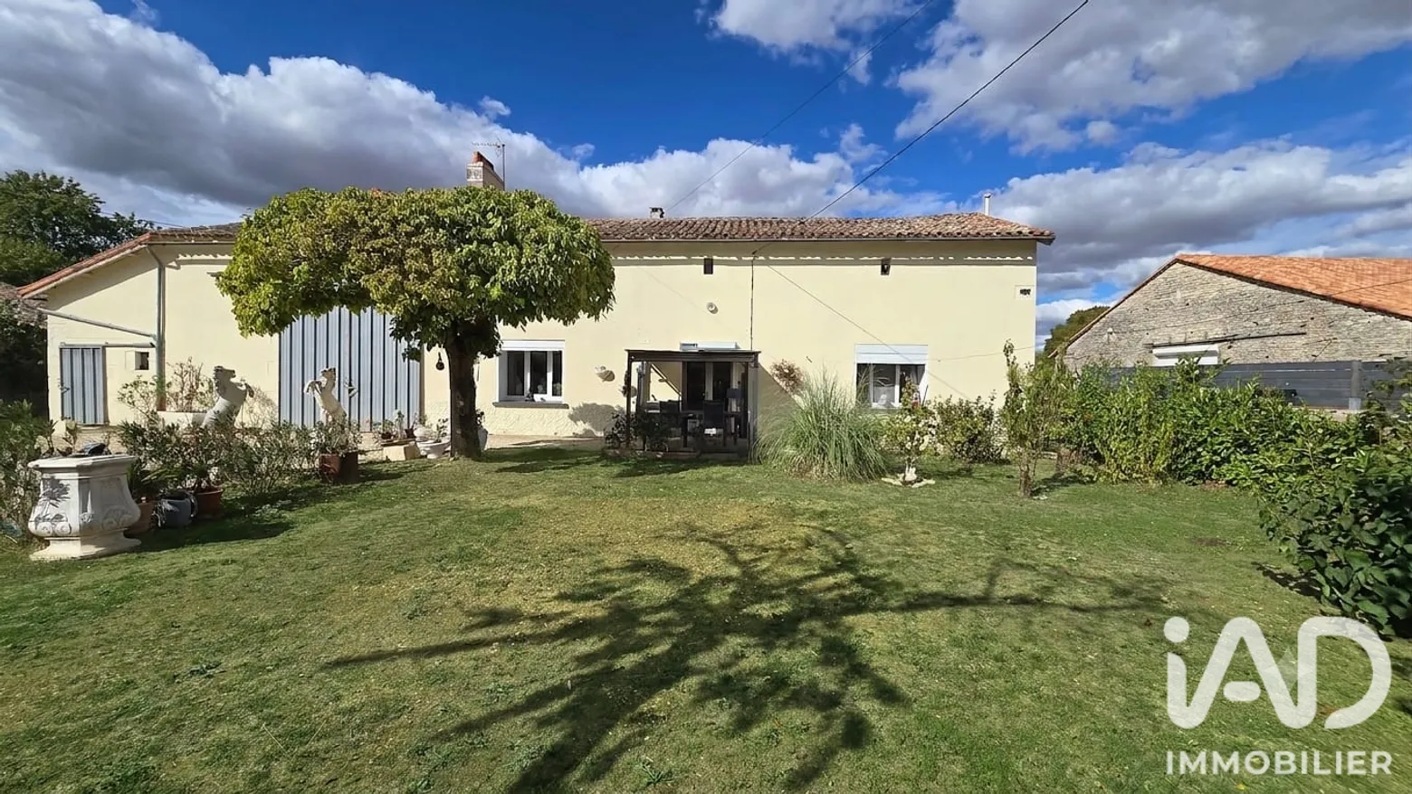 Vente maison à Blanzay (86400) : maison de village 4 pièces 120 m² - 2018490