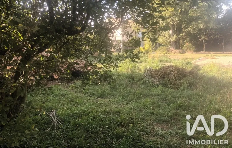 Terrain 200 m² · à Bâtir À Loriol-du-Comtat · 200 m² · 109 000 €