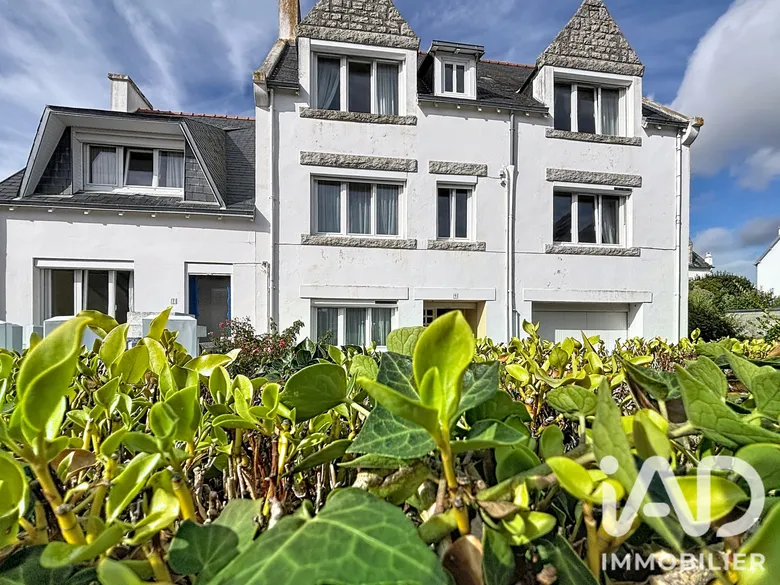 Maison 10 pièces 173 m² · à Treffiagat · 173 m² · 349 800 €
