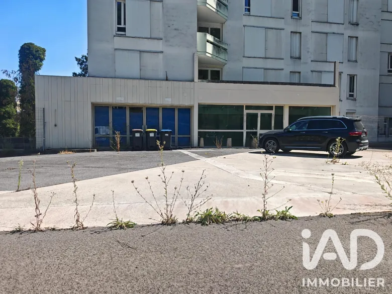 Murs commerciaux à Meaux (77100) · 122 m² · 699 000 €